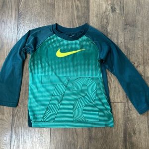 Boys Nike drifit long sleeve tee